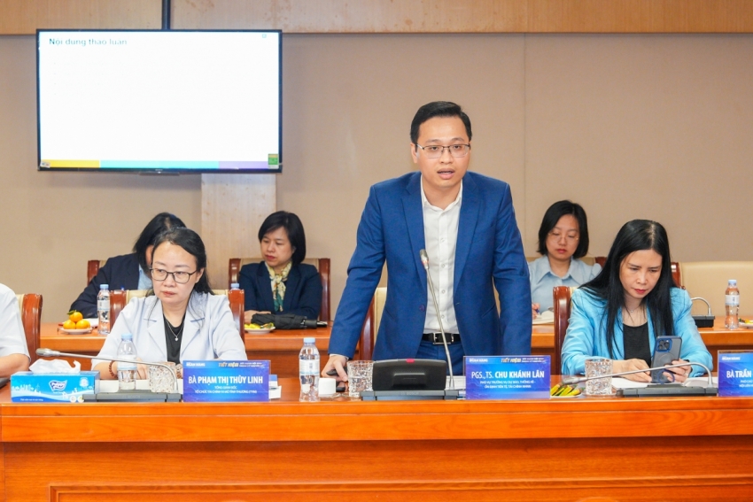 PGS., TS. Chu Khánh Lân - Phó Vụ trưởng Vụ Dự báo thống kê - Ổn định tiền tệ, tài chính (NHNN) phát biểu tại Tọa đàm PGS., TS. Chu Khánh Lân - Phó Vụ trưởng Vụ Dự báo thống kê - Ổn định tiền tệ, tài chính (NHNN) phát biểu tại Tọa đàm